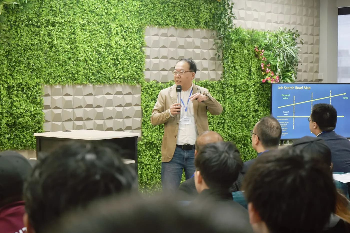 Eddie Lee facilitating a business workshop
